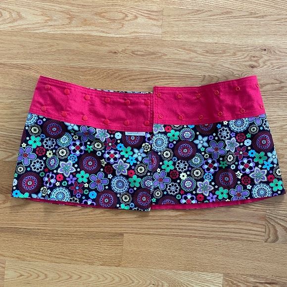 Sweet Spot NWOT 2-in-1Reversible Wrap Skirt (OS) - Picture 9 of 11